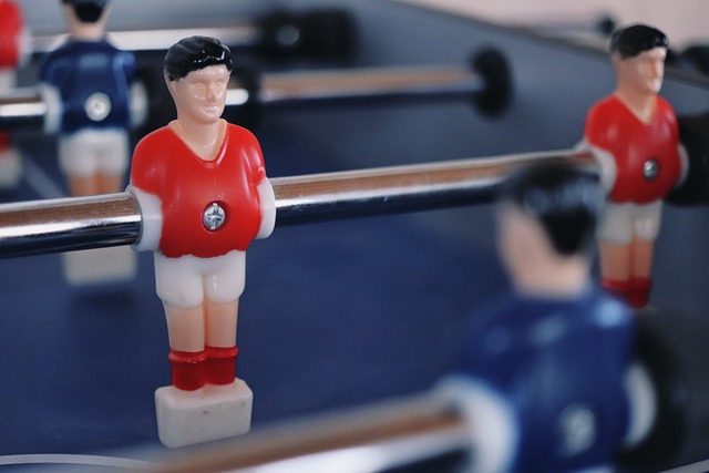 足球巴萨后防大将伤缺四周，主帅表情凝重