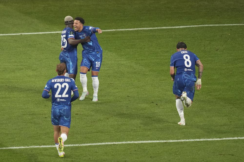 法尔克：拜仁考察了累西腓体育中场泽-卢卡斯，巴萨也有意