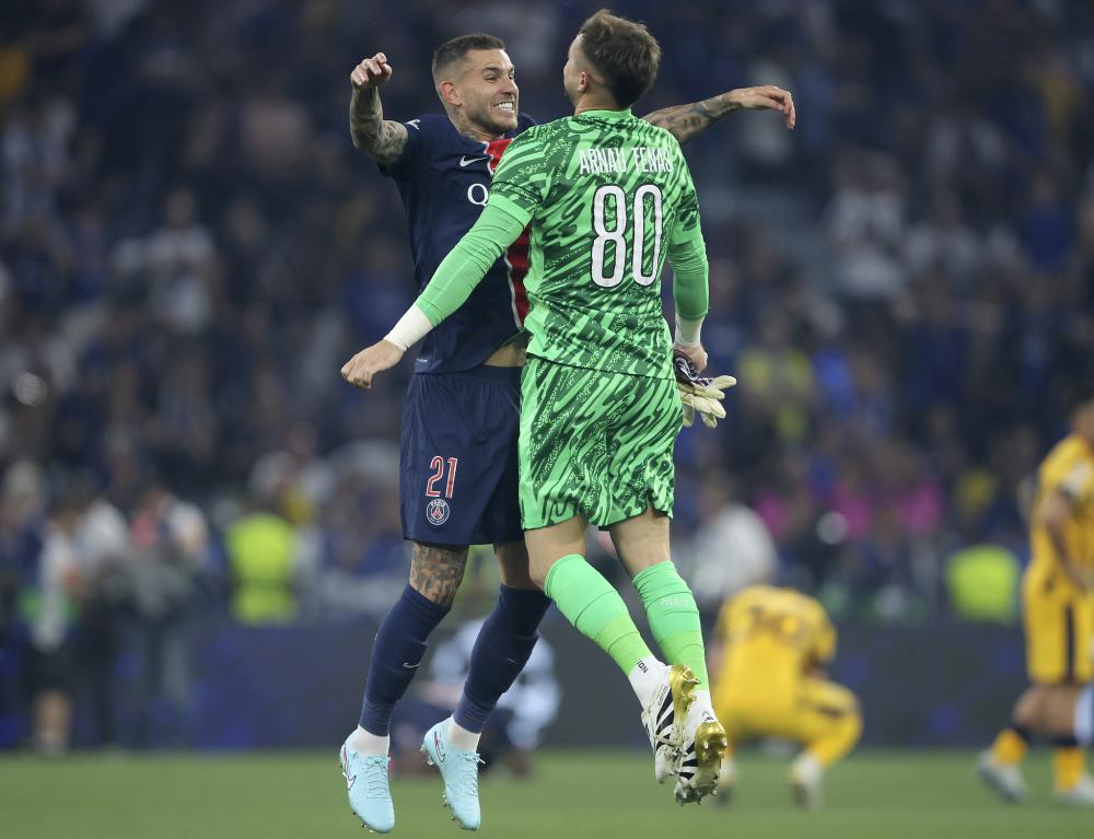 亚历山大15中11轰28分8助，连续96场20+得分